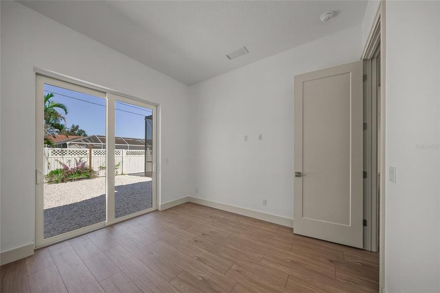 Spacious, unfurnished interior of a new home in , Venice (Image 19).