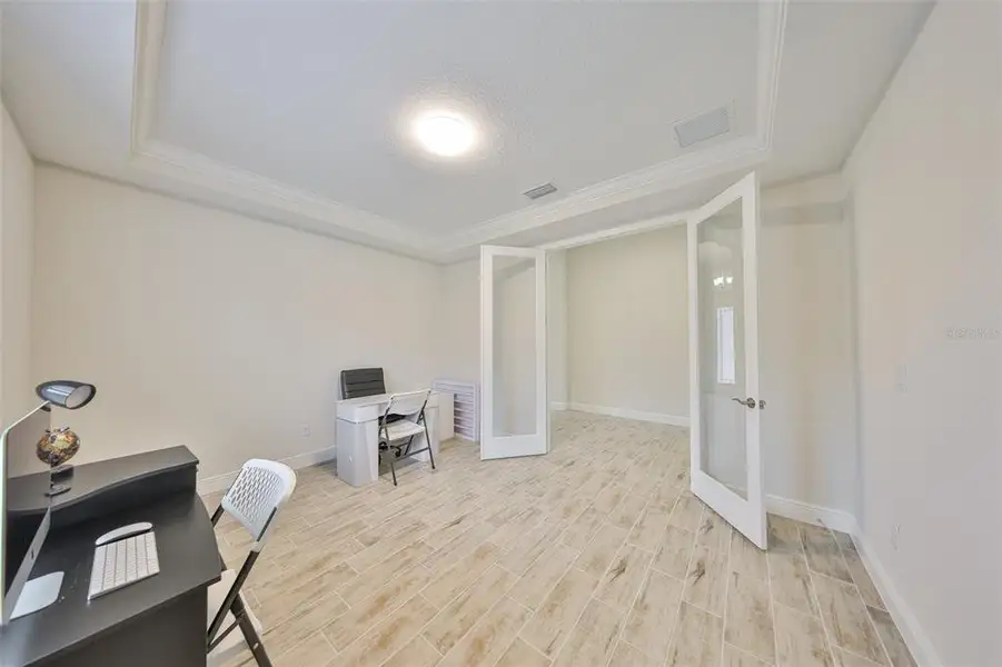 Spacious, unfurnished interior of a new home in Triple Creek, Riverview (Image 23).