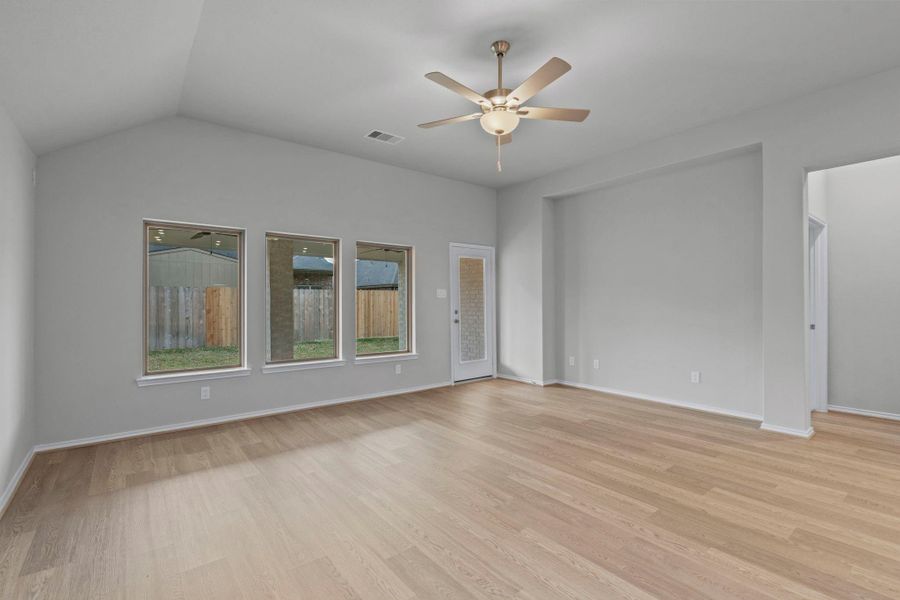 Spacious, unfurnished interior of a new home in , Spring (Image 19).