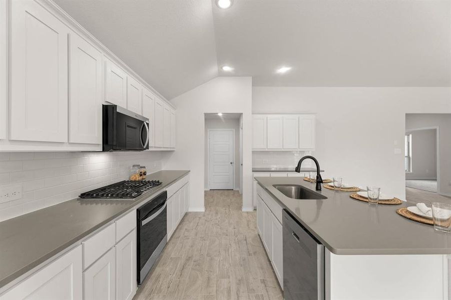 704 Stone Eagle-Kitchen-3