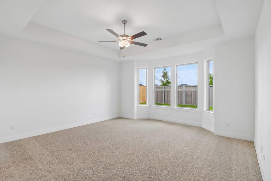 Spacious, unfurnished interior of a new home in The Grand Prairie 60', Hockley (Image 20).