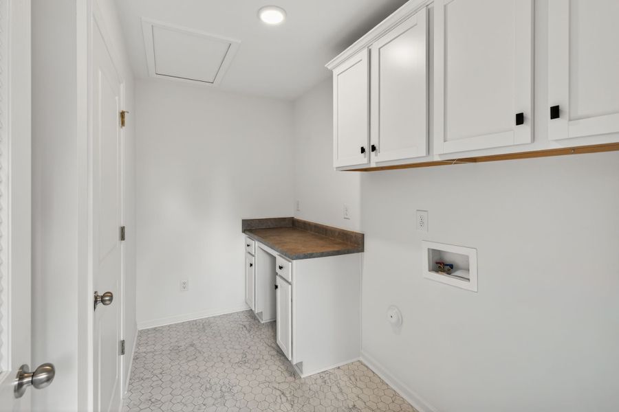 Furnished interior view inside a new home in Edgewater - Lakeview Point, Lancaster (Image 19).