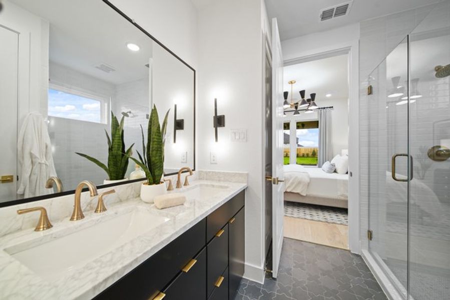 Furnished interior view inside a new home in Meridiana 40', 65', Iowa Colony (Image 37).