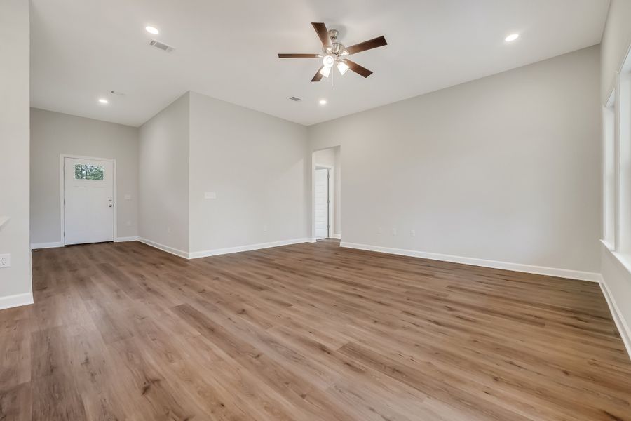 Spacious, unfurnished interior of a new home in , Crestview (Image 33).