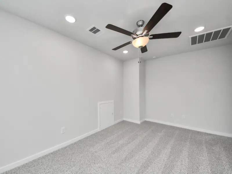 Spacious, unfurnished interior of a new home in Windmill Estates, Magnolia (Image 26).