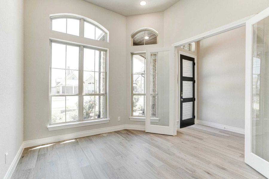 Representative unfurnished interior of a home built from the 2688 by Ravenna Homes in The Woodlands Hills 65′, Willis (Image 15).