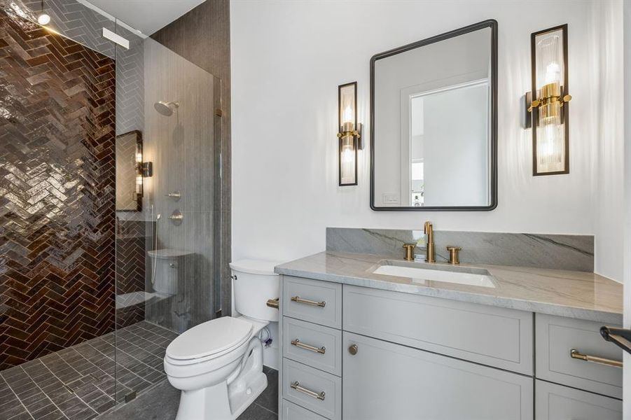 Furnished interior view inside a new home in , Dallas (Image 18).