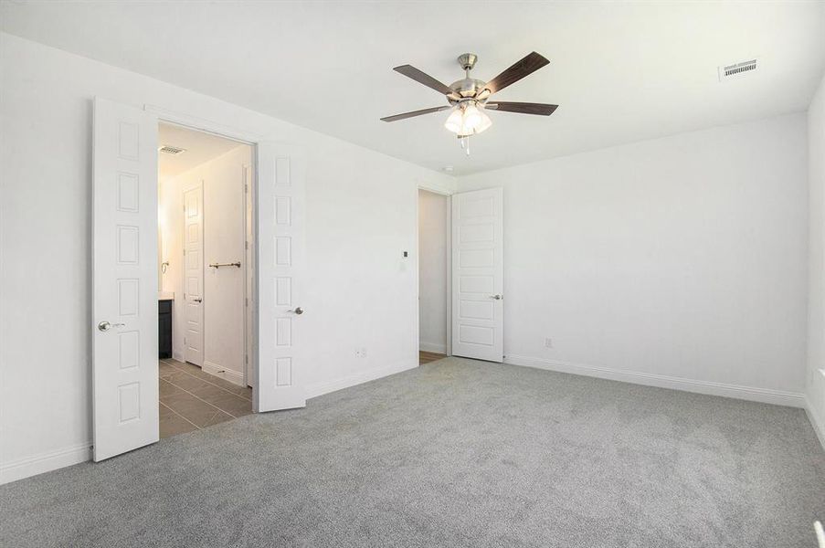 Spacious, unfurnished interior of a new home in , Sanger (Image 24).