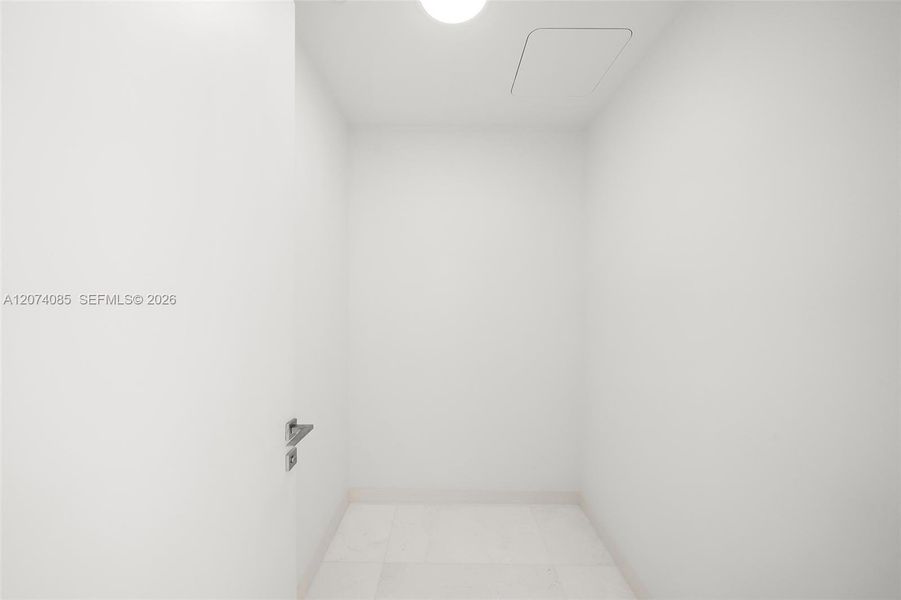Spacious, unfurnished interior of a new home in , Miami (Image 15).