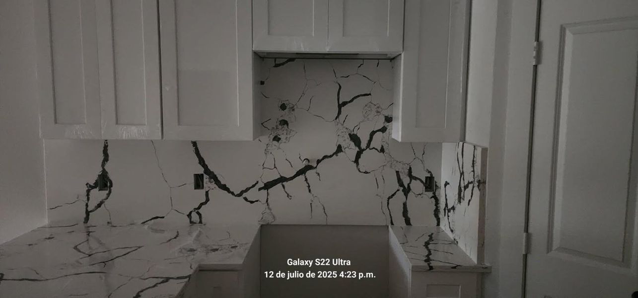 Counters and backslash for the kitchen