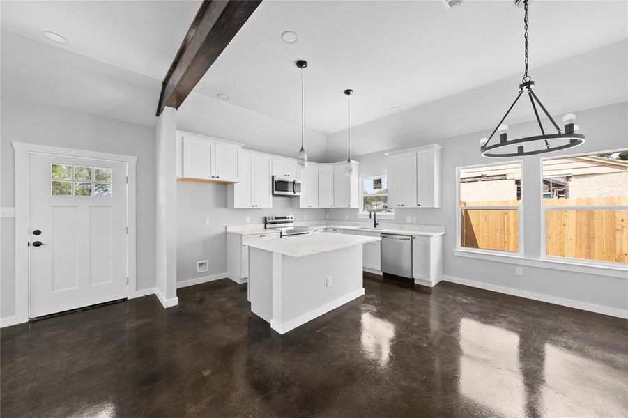 Furnished interior view inside a new home in , Gatesville (Image 10).
