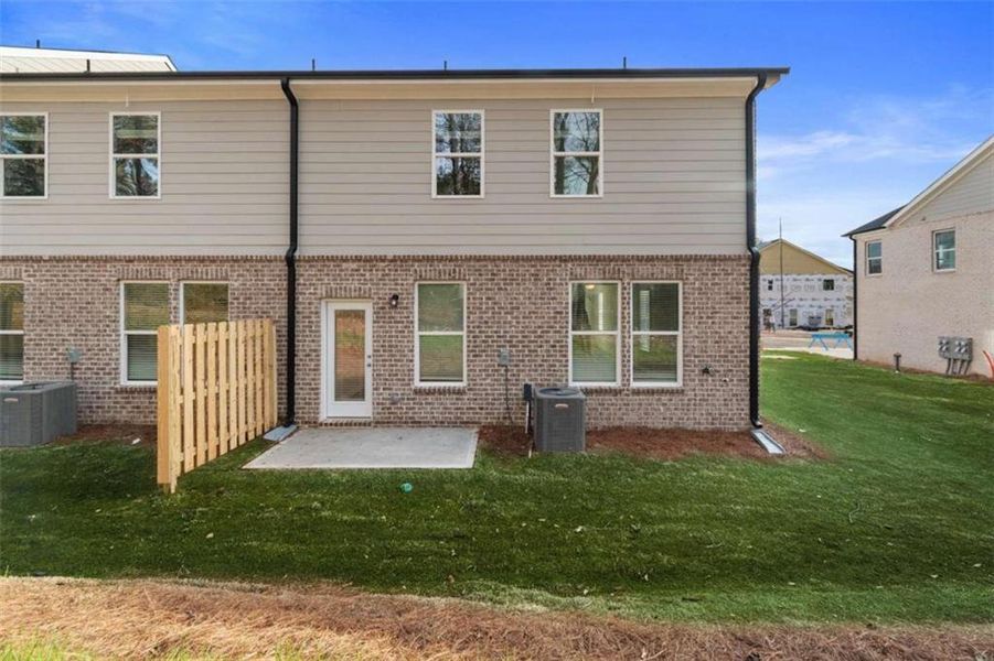 Exterior details and patio area of a home in Diamante, Stockbridge (Image 4).