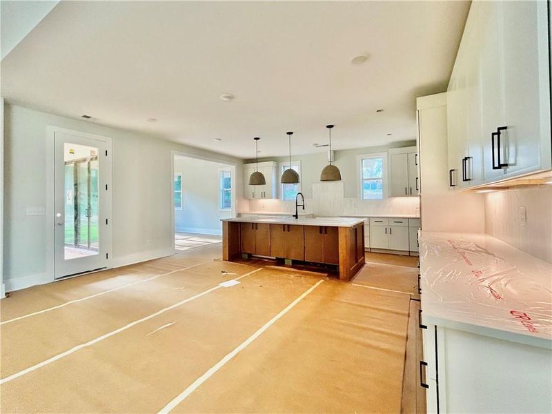 Image 10 of a home in .