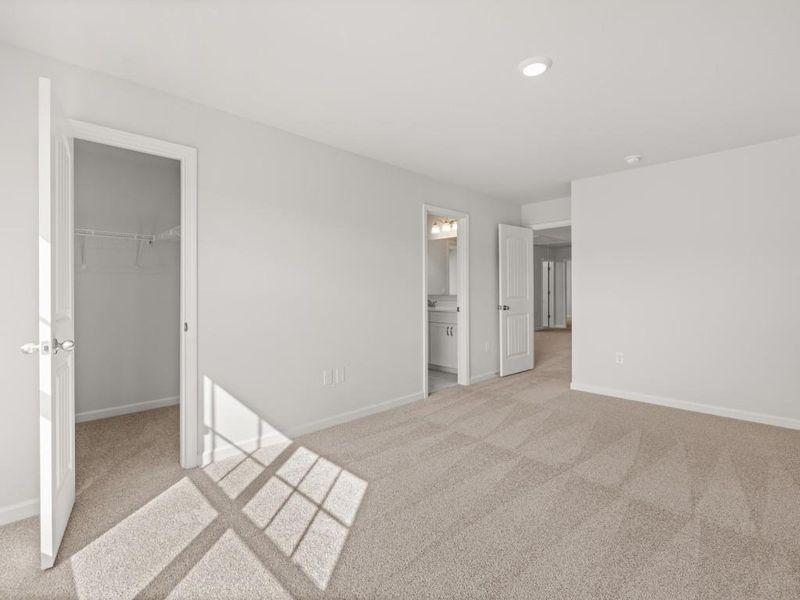 Spacious, unfurnished interior of a new home in Haven Abbey, Cumming (Image 35).