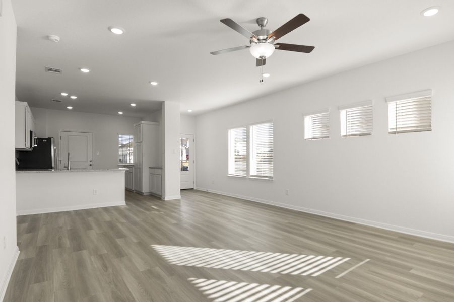Spacious, unfurnished interior of a new home in Cool Water at Sonterra, Jarrell (Image 13).