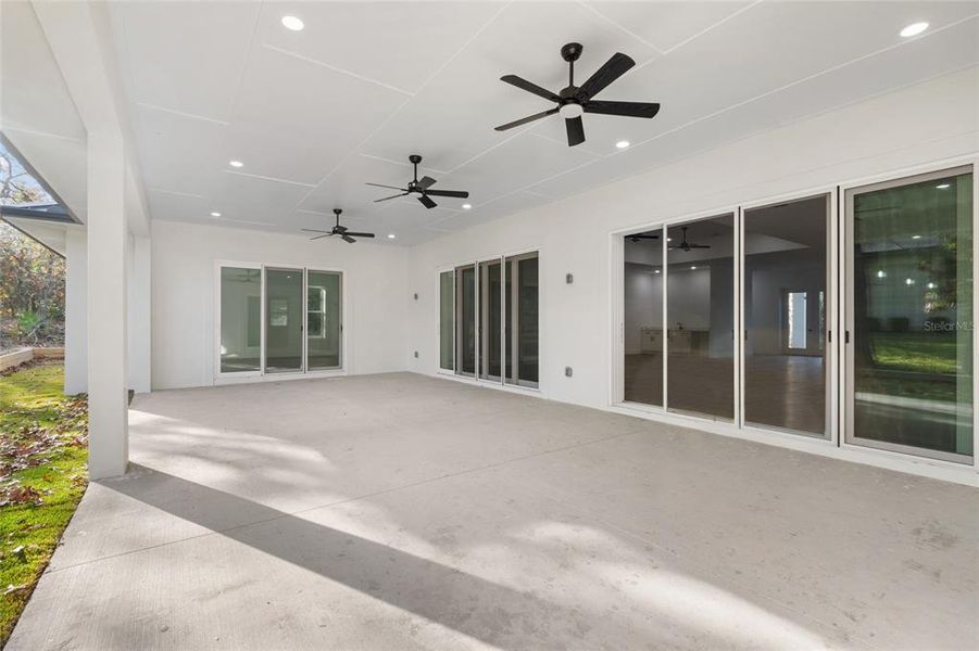 Exterior details and patio area of a home in , Homosassa (Image 2). Exterior details and patio area of a home in , Homosassa (Image 2).