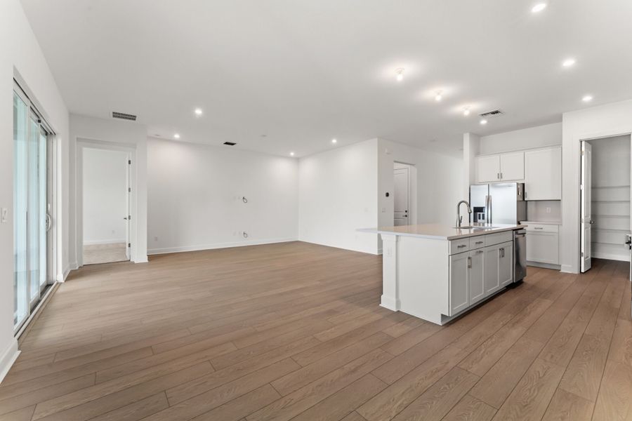 Image 12 of a home in Tradition.