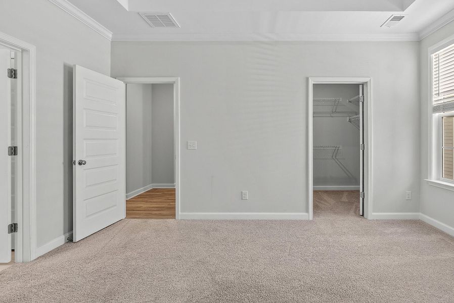 Spacious, unfurnished interior of a new home in , Summerville (Image 18).
