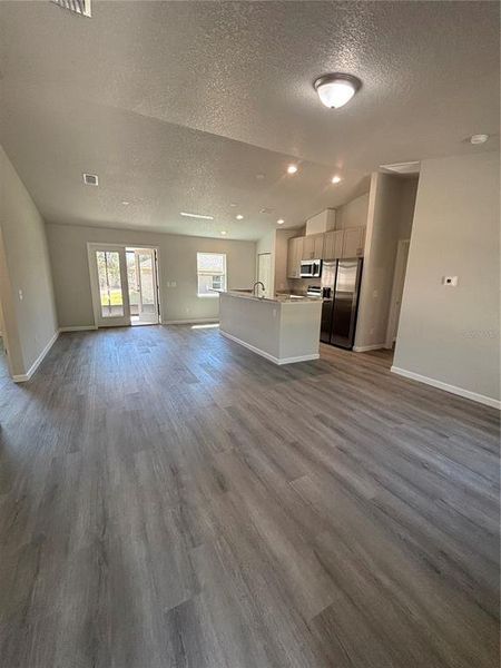 Spacious, unfurnished interior of a new home in , Citrus Springs (Image 17).