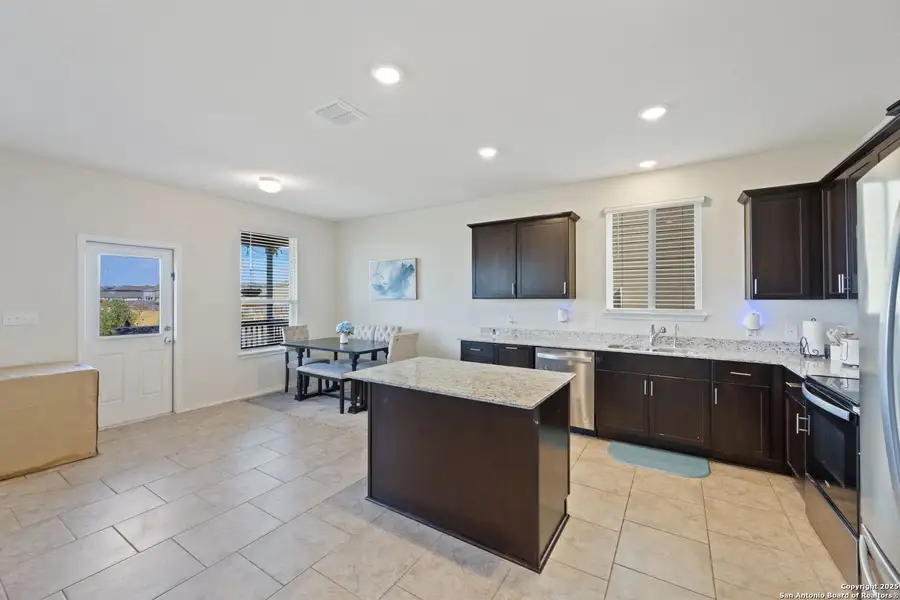 Furnished interior view inside a new home in Cinco Lakes, San Antonio (Image 5). Furnished interior view inside a new home in Cinco Lakes, San Antonio (Image 5).