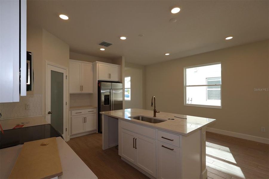 Furnished interior view inside a new home in Bay Lake Farms, St. Cloud (Image 6).