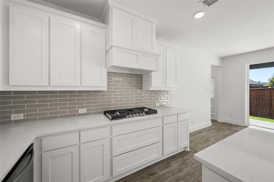 2817 White Plains Kitchen5