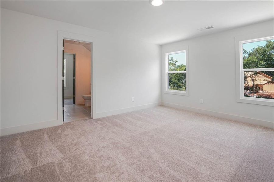 Spacious, unfurnished interior of a new home in Steeplechase, Hoschton (Image 39).