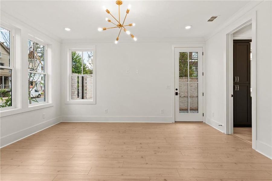 Spacious, unfurnished interior of a new home in Park Walke, Alpharetta (Image 30).