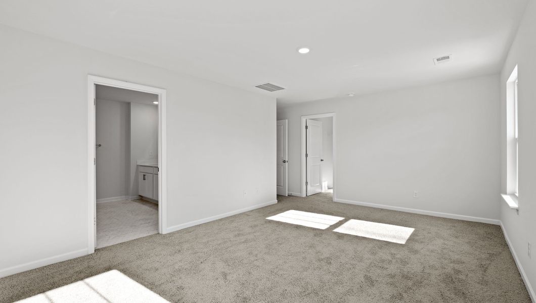 Spacious, unfurnished interior of a new home in Baxter Village, Boiling Springs (Image 22).