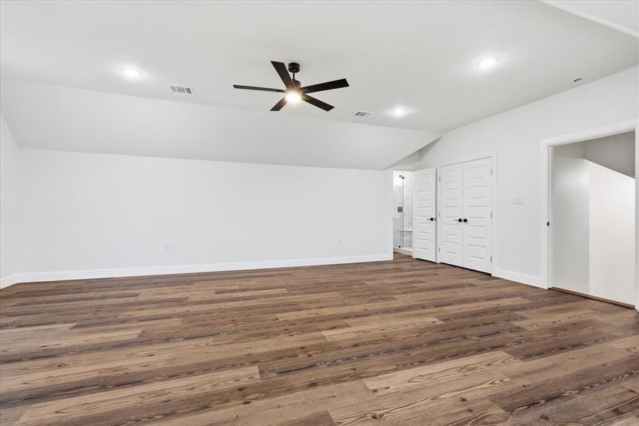 Spacious, unfurnished interior of a new home in , Sanger (Image 15).