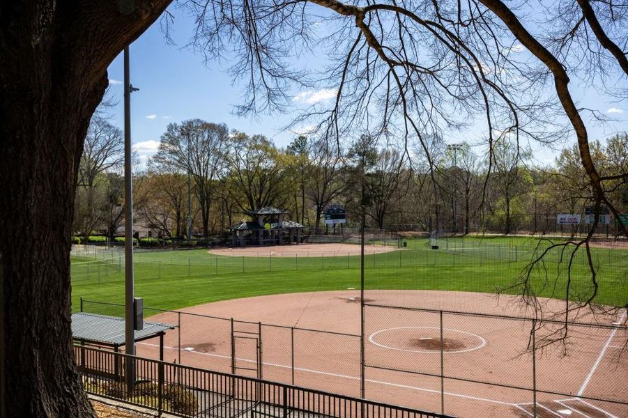 Community amenities in , Sandy Springs (Image 77).