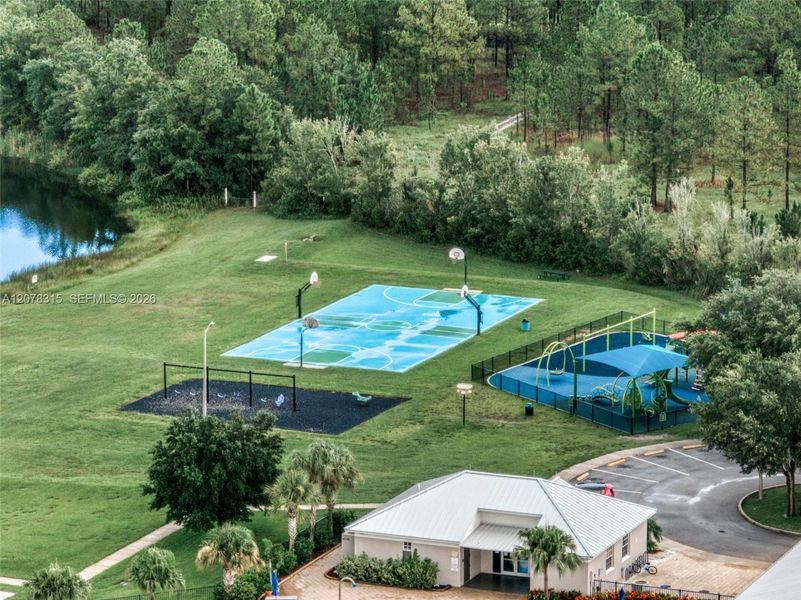 Community amenities in , Sebring (Image 69).