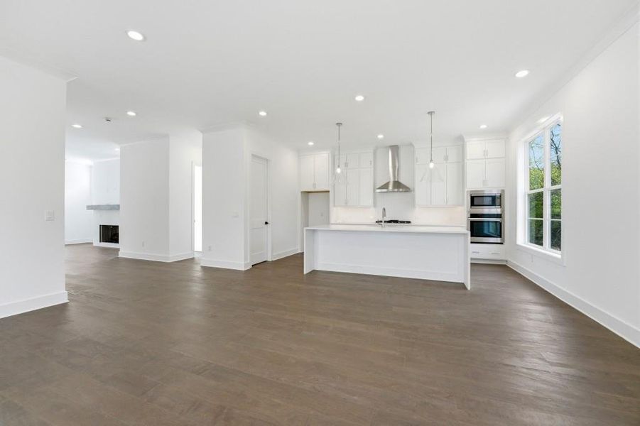 Spacious, unfurnished interior of a new home in , Roswell (Image 28).