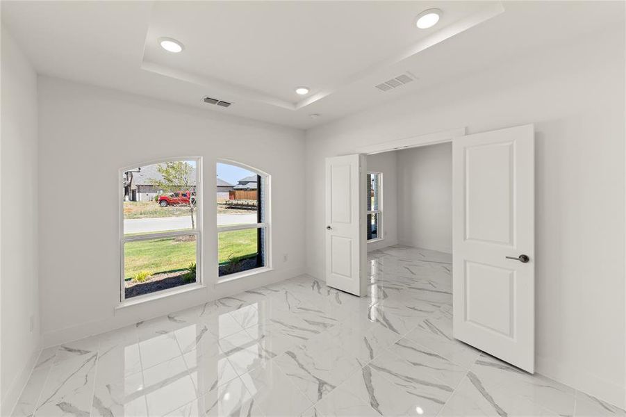 06. 15000 Pizarro - Dining