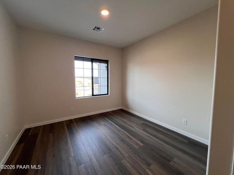 Spacious, unfurnished interior of a new home in Hidden Hills, Prescott (Image 25).
