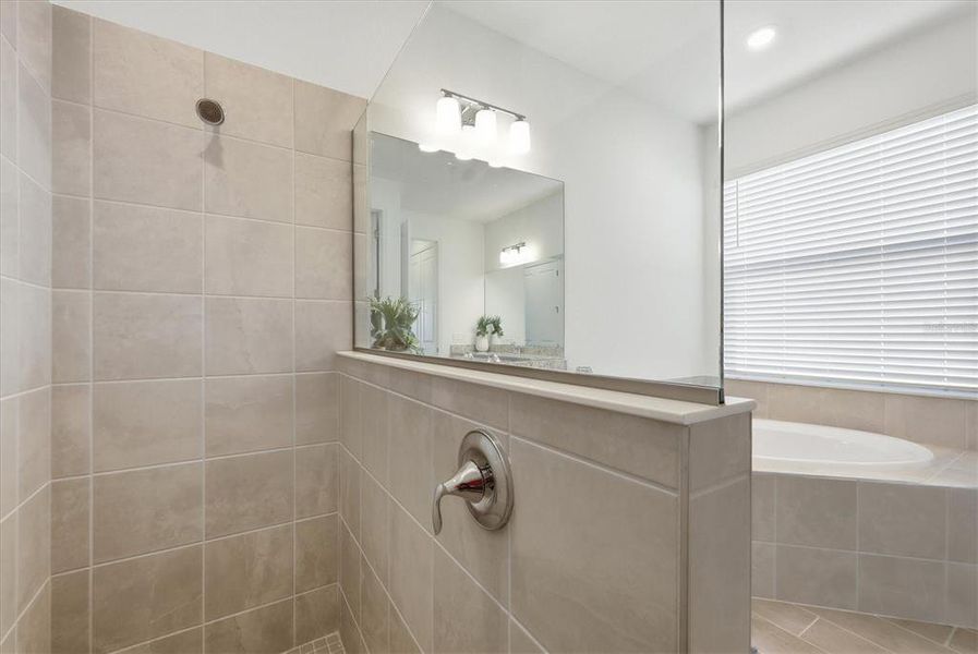 Close-up of interior finishes inside a home in Heritage Landing, Punta Gorda (Image 20).