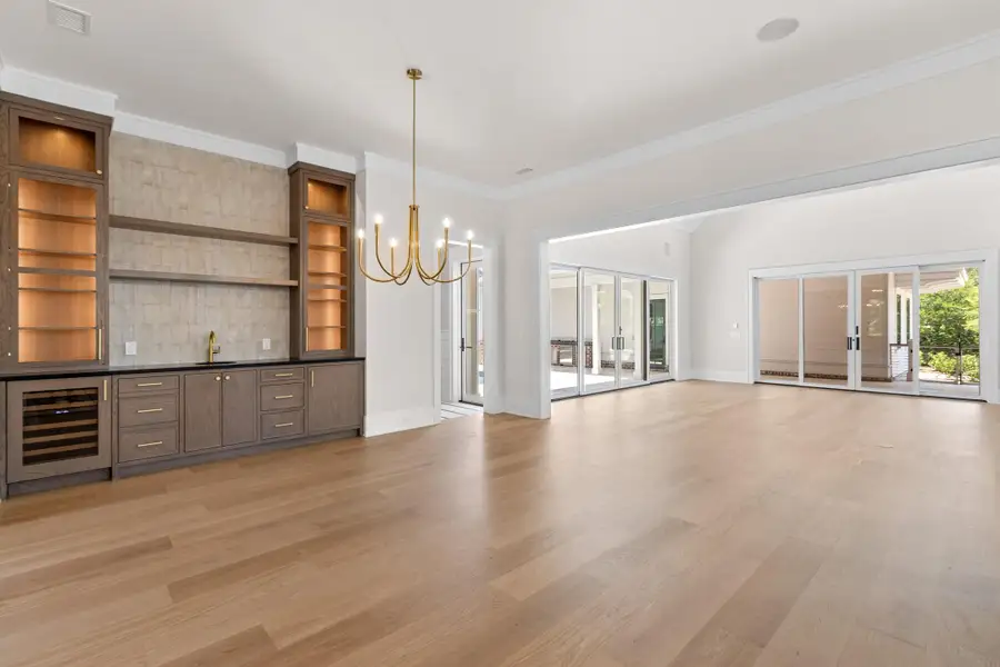 Spacious, unfurnished interior of a new home in , Charleston (Image 49).