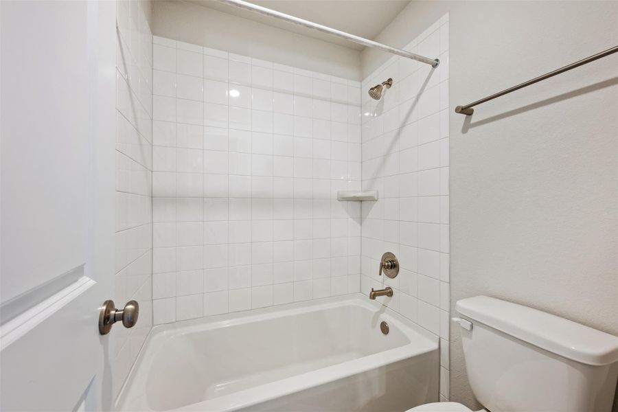 Photos are representative images and renderings for illustrative purposes only. Actual structural options and design images of the home may vary. Photos are representative images and renderings for illustrative purposes only. Actual structural options and design images of the home may vary.