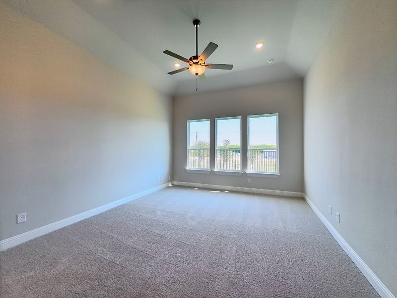 Spacious, unfurnished interior of a new home in Polo Ridge, Mesquite (Image 23).