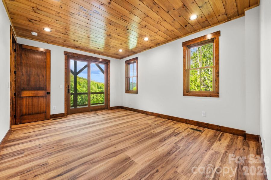 Spacious, unfurnished interior of a new home in , Banner Elk (Image 21).