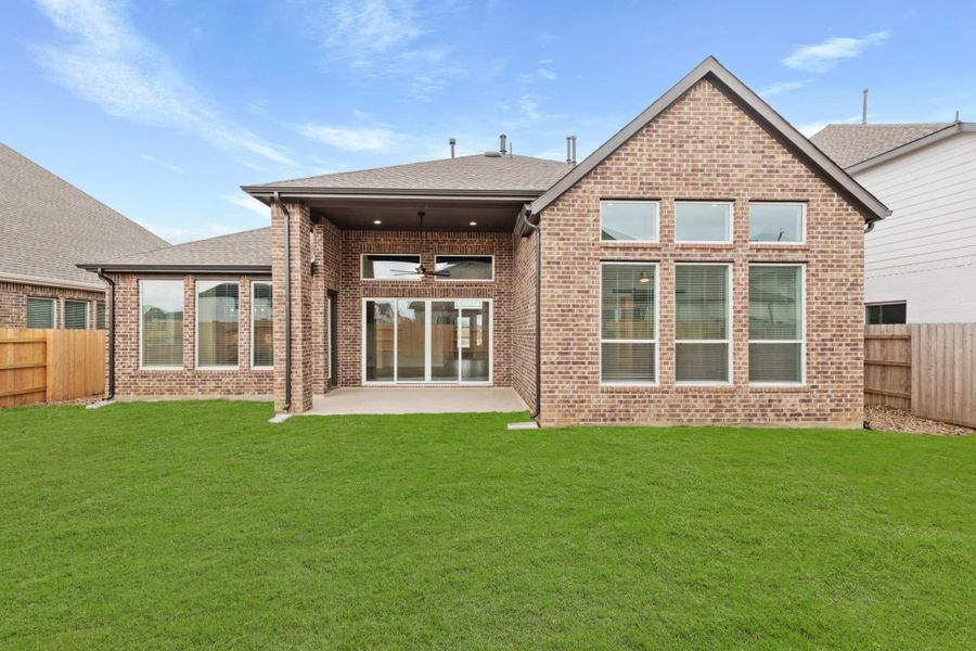 Representative exterior details of a home built from the Rivers 60′ Lot by Chesmar Homes in Fulshear Lakes, Fulshear (Image 24).
