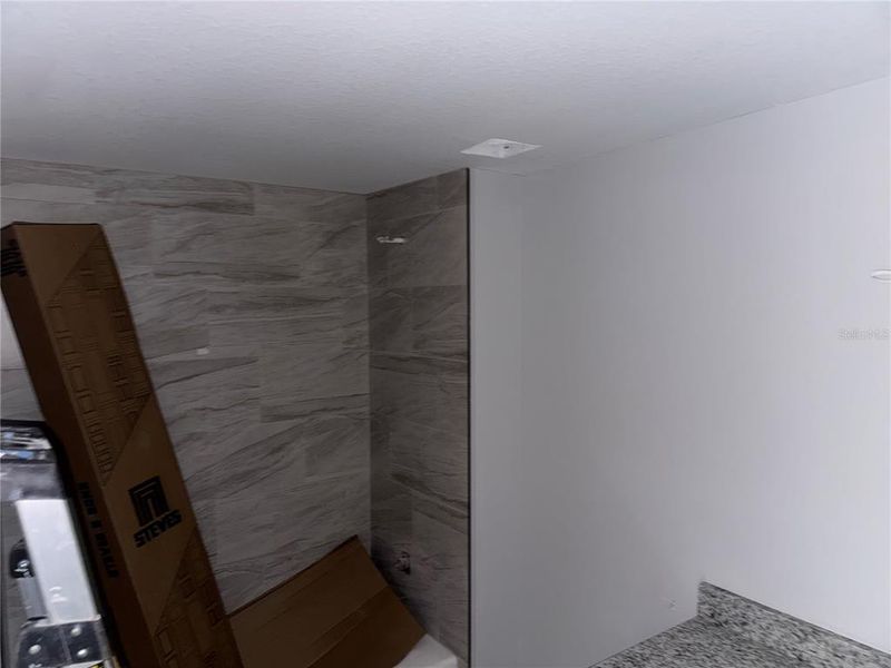 Spacious, unfurnished interior of a new home in , Ocala (Image 22).