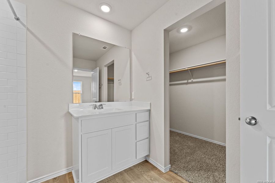 Furnished interior view inside a new home in Bollinger, Uhland (Image 9).