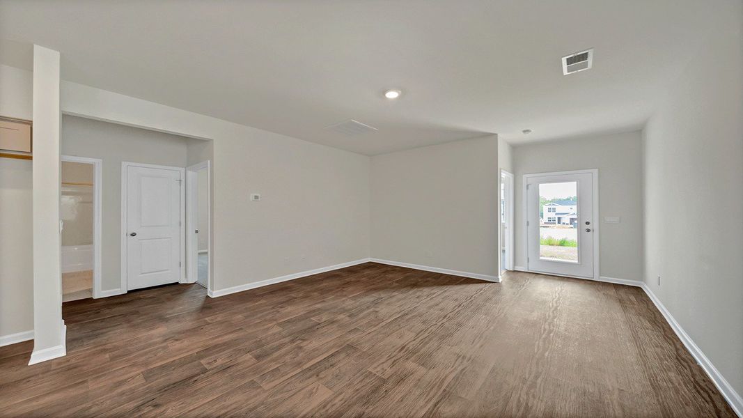 Spacious, unfurnished interior of a new home in Grand Oaks, Columbia (Image 22). Spacious, unfurnished interior of a new home in Grand Oaks, Columbia (Image 22).