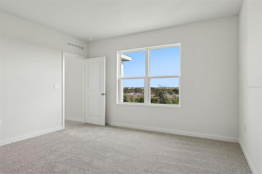 Spacious, unfurnished interior of a new home in Hamilton Bluff, Haines City (Image 21).