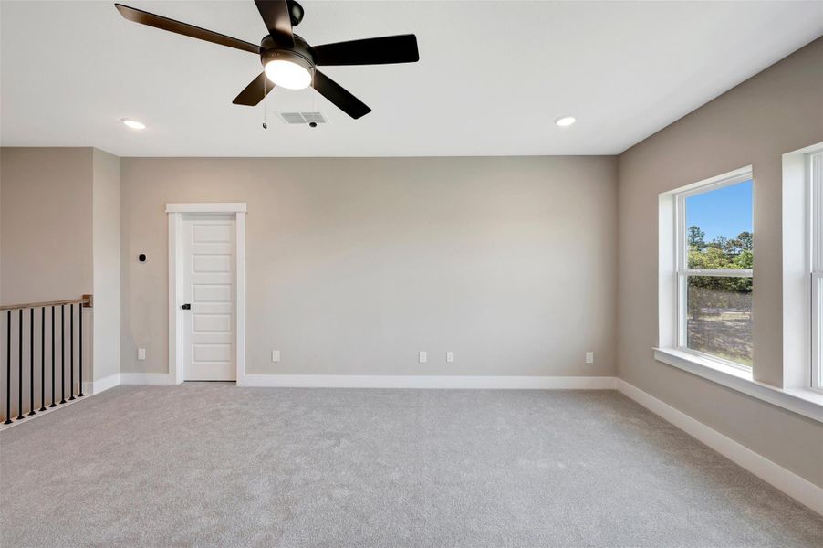 Spacious, unfurnished interior of a new home in Retreat at Oak Park, Houston (Image 19).