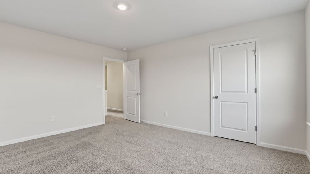 Spacious, unfurnished interior of a new home in Baxter Village, Boiling Springs (Image 26).