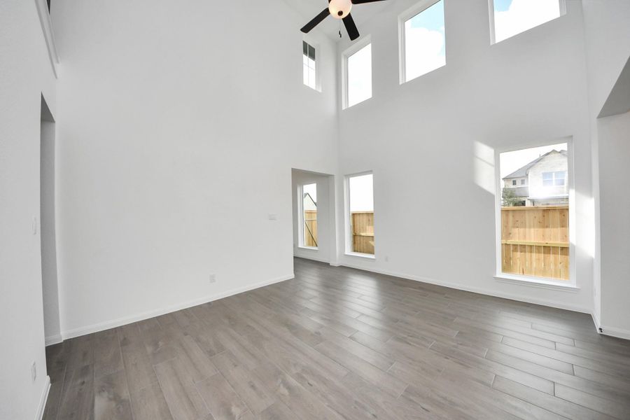 Spacious, unfurnished interior of a new home in Elyson, Katy (Image 19).
