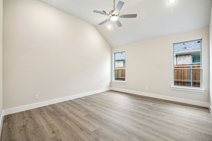 Spacious, unfurnished interior of a new home in Dove Hollow, Waxahachie (Image 20). Spacious, unfurnished interior of a new home in Dove Hollow, Waxahachie (Image 20).