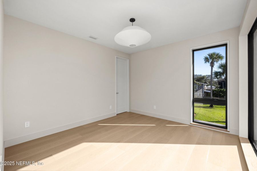 Spacious, unfurnished interior of a new home in , Atlantic Beach (Image 59).